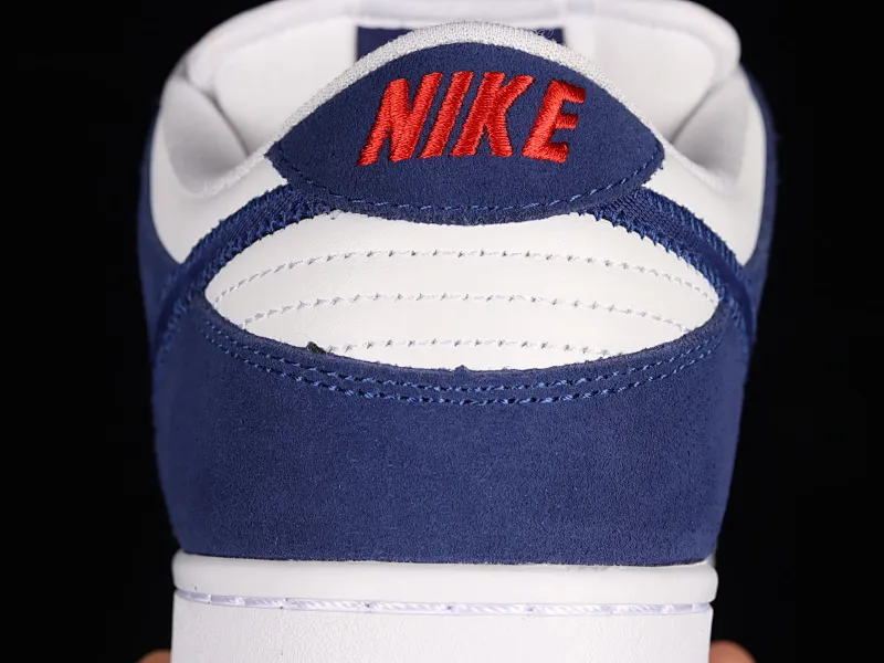 All categories Nk SB Dunk Series Nk SB Dunk Low low-top sneakers Nk SB Dunk Low white and blue Los Angeles Dodgers SB smashed backboard fashion casual sneakers DO9395-400